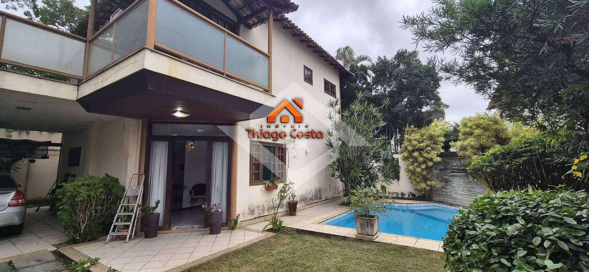 Casa à venda com 3 quartos, 127m² - Foto 1