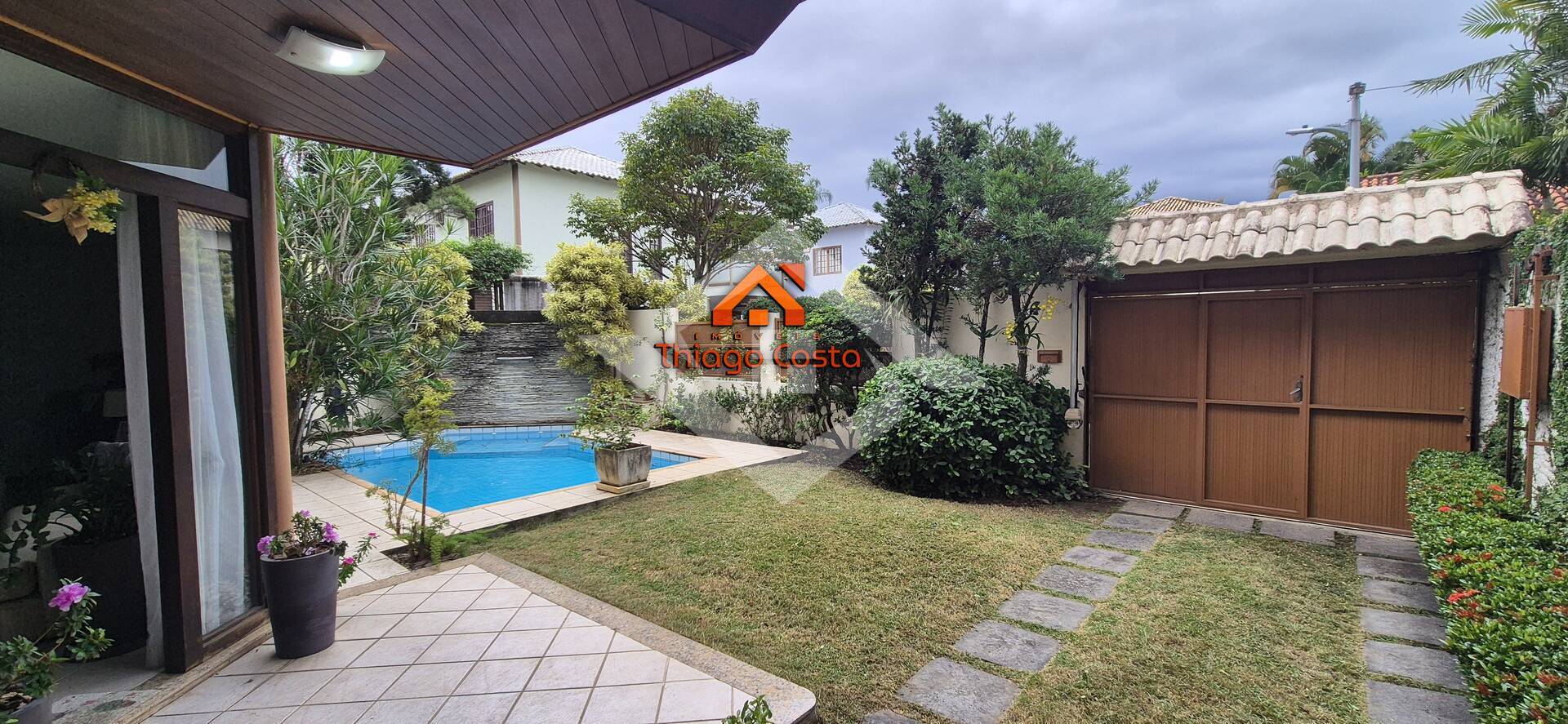 Casa à venda com 3 quartos, 127m² - Foto 2