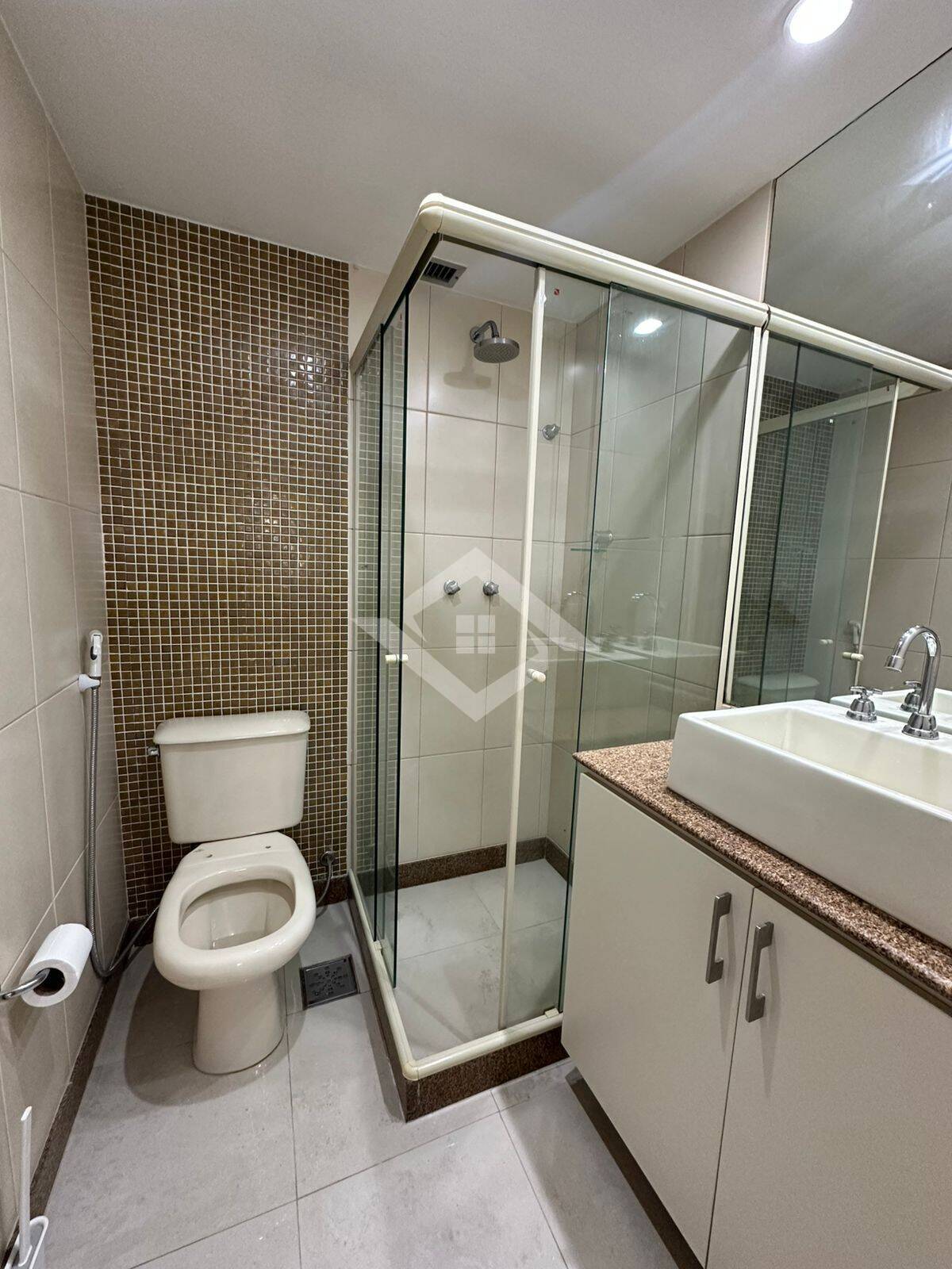 Apartamento para alugar com 3 quartos, 140m² - Foto 16