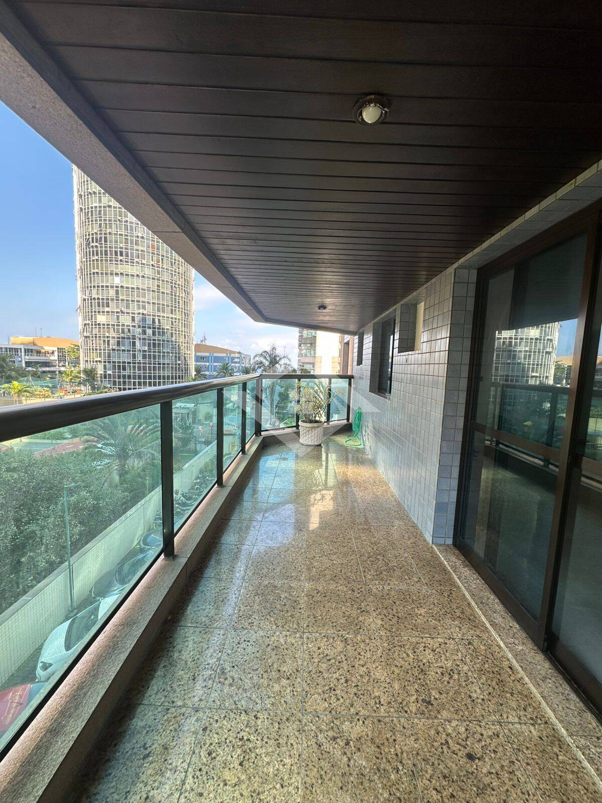 Apartamento para alugar com 3 quartos, 140m² - Foto 1