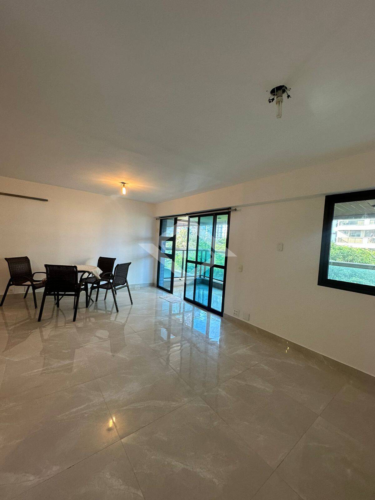 Apartamento para alugar com 3 quartos, 140m² - Foto 19