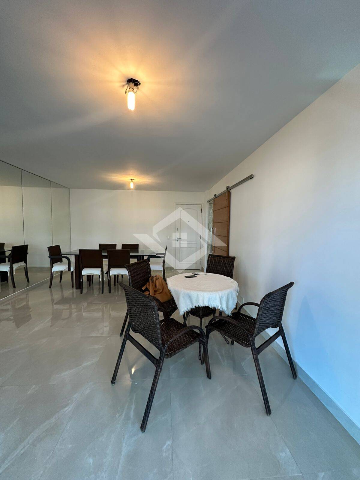 Apartamento para alugar com 3 quartos, 140m² - Foto 18