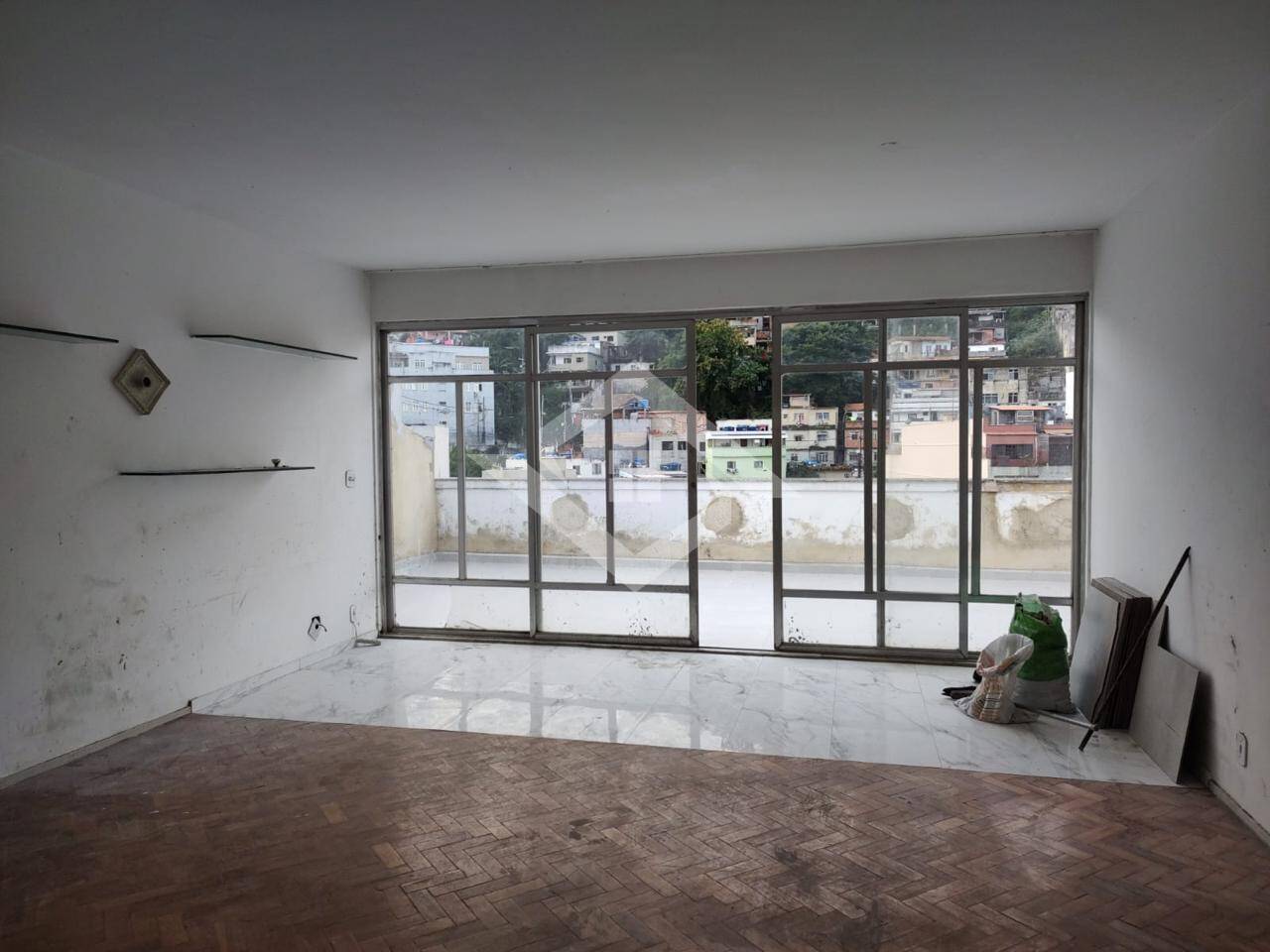 Cobertura à venda com 3 quartos, 200m² - Foto 2