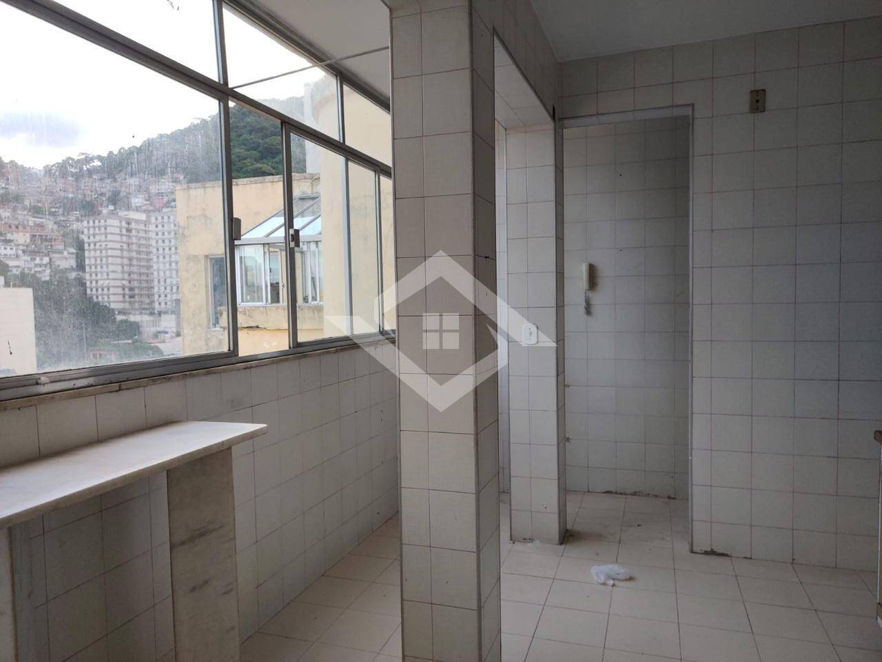 Cobertura à venda com 3 quartos, 200m² - Foto 7