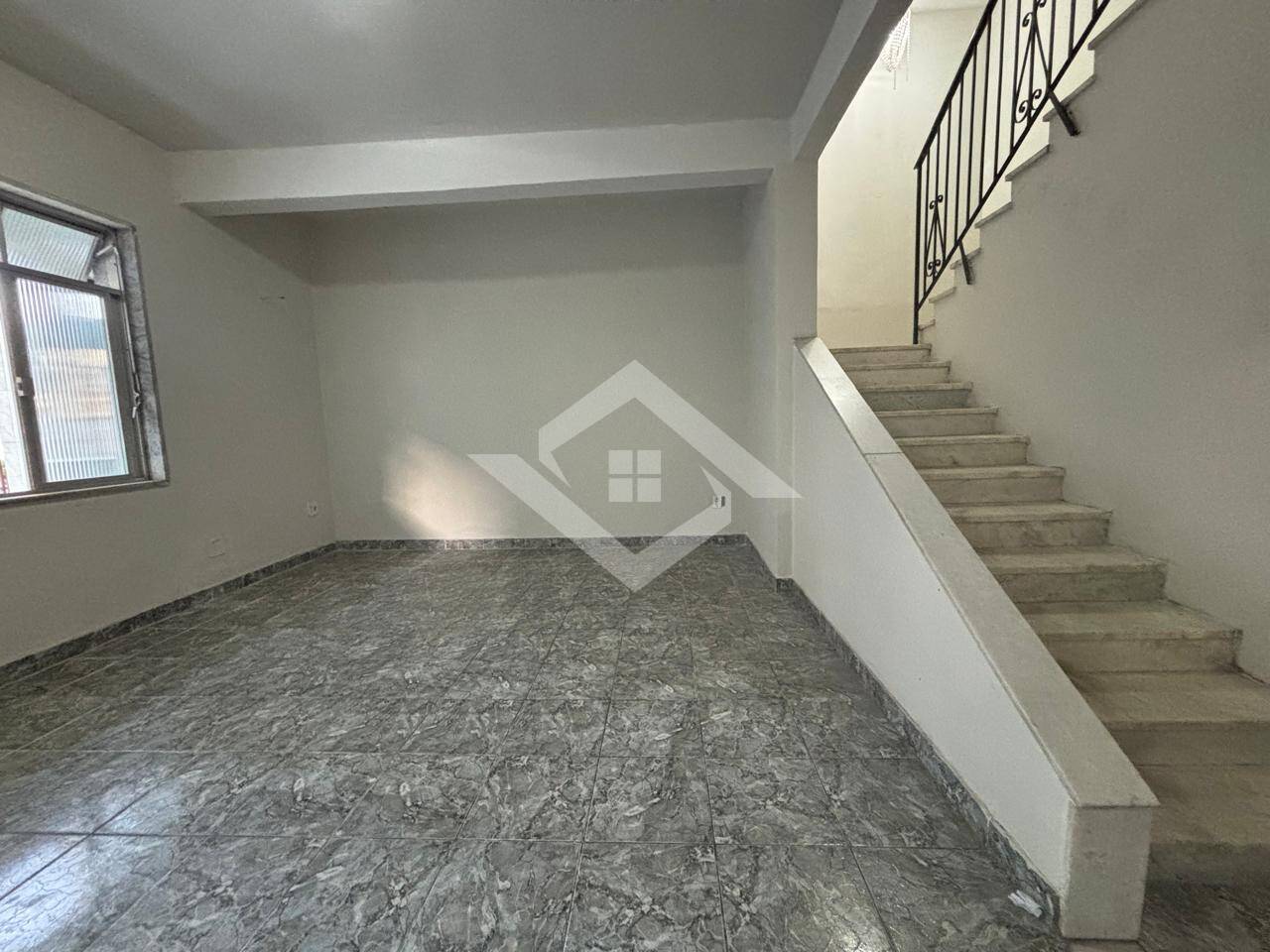 Casa para alugar com 3 quartos, 250m² - Foto 4