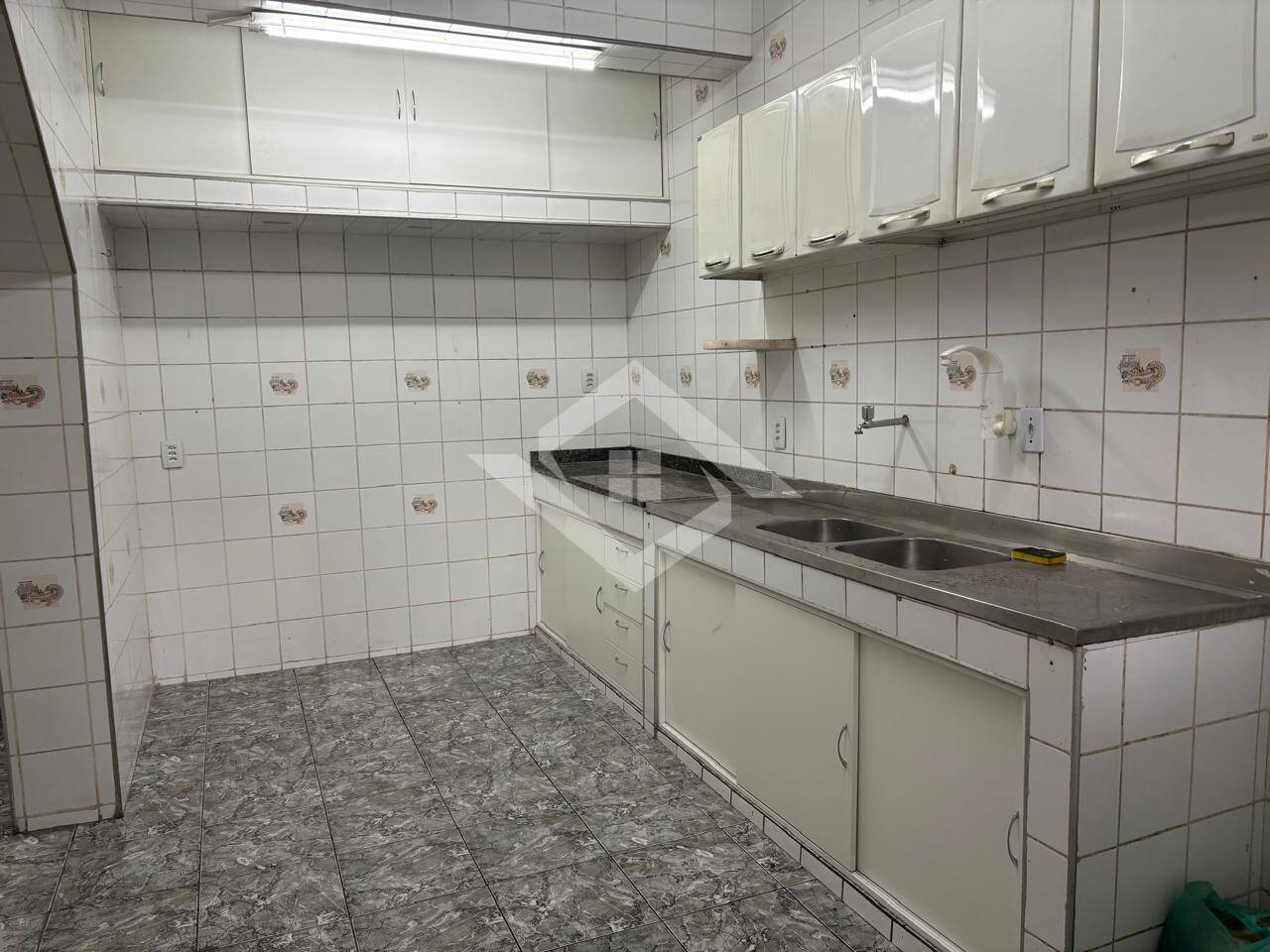 Casa para alugar com 3 quartos, 250m² - Foto 19