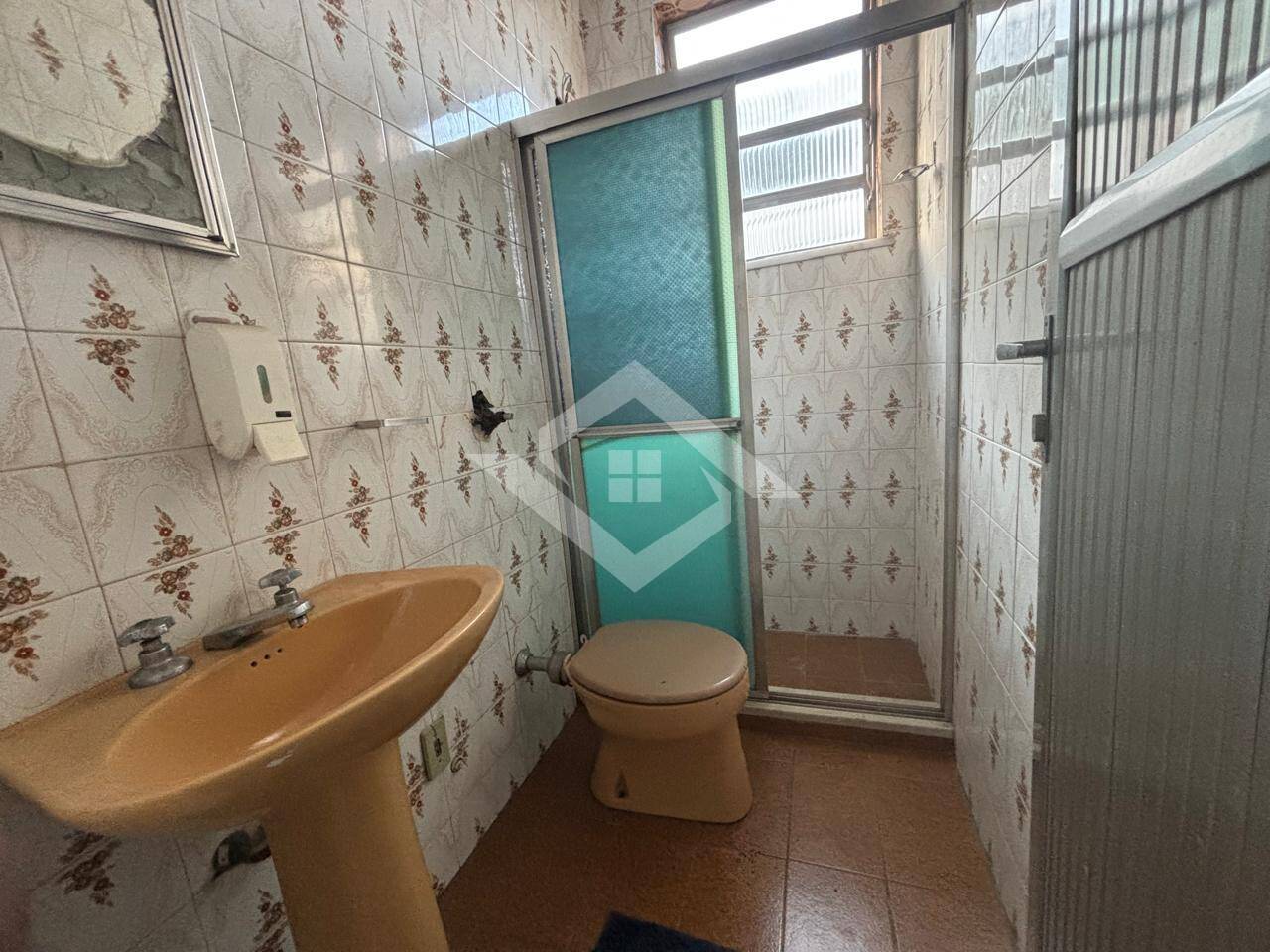 Casa para alugar com 3 quartos, 250m² - Foto 28
