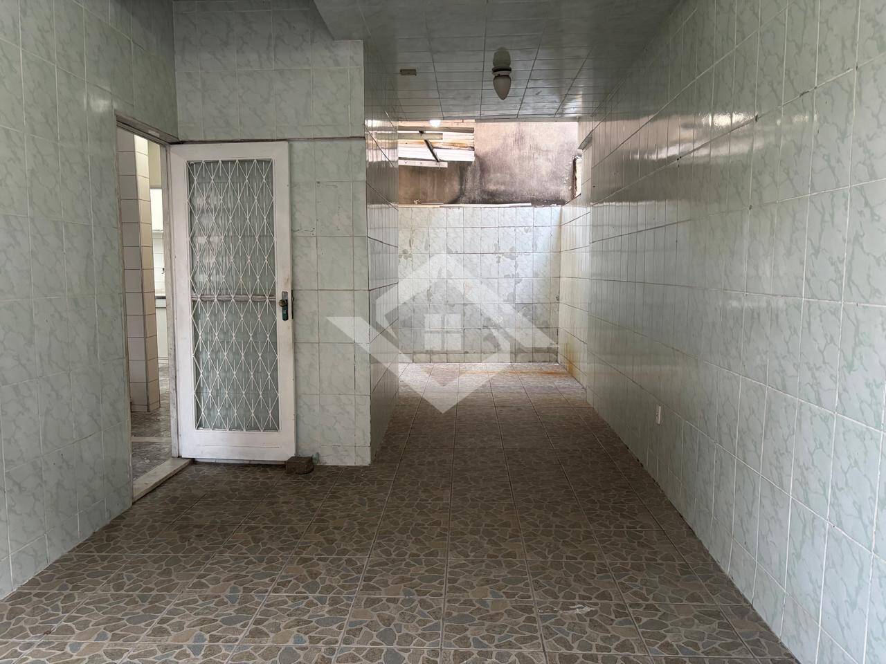 Casa para alugar com 3 quartos, 250m² - Foto 30