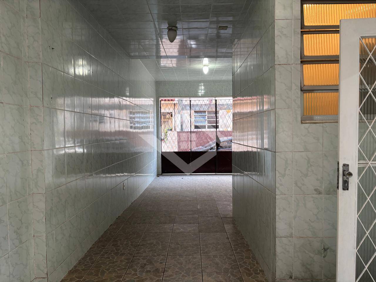 Casa para alugar com 3 quartos, 250m² - Foto 31