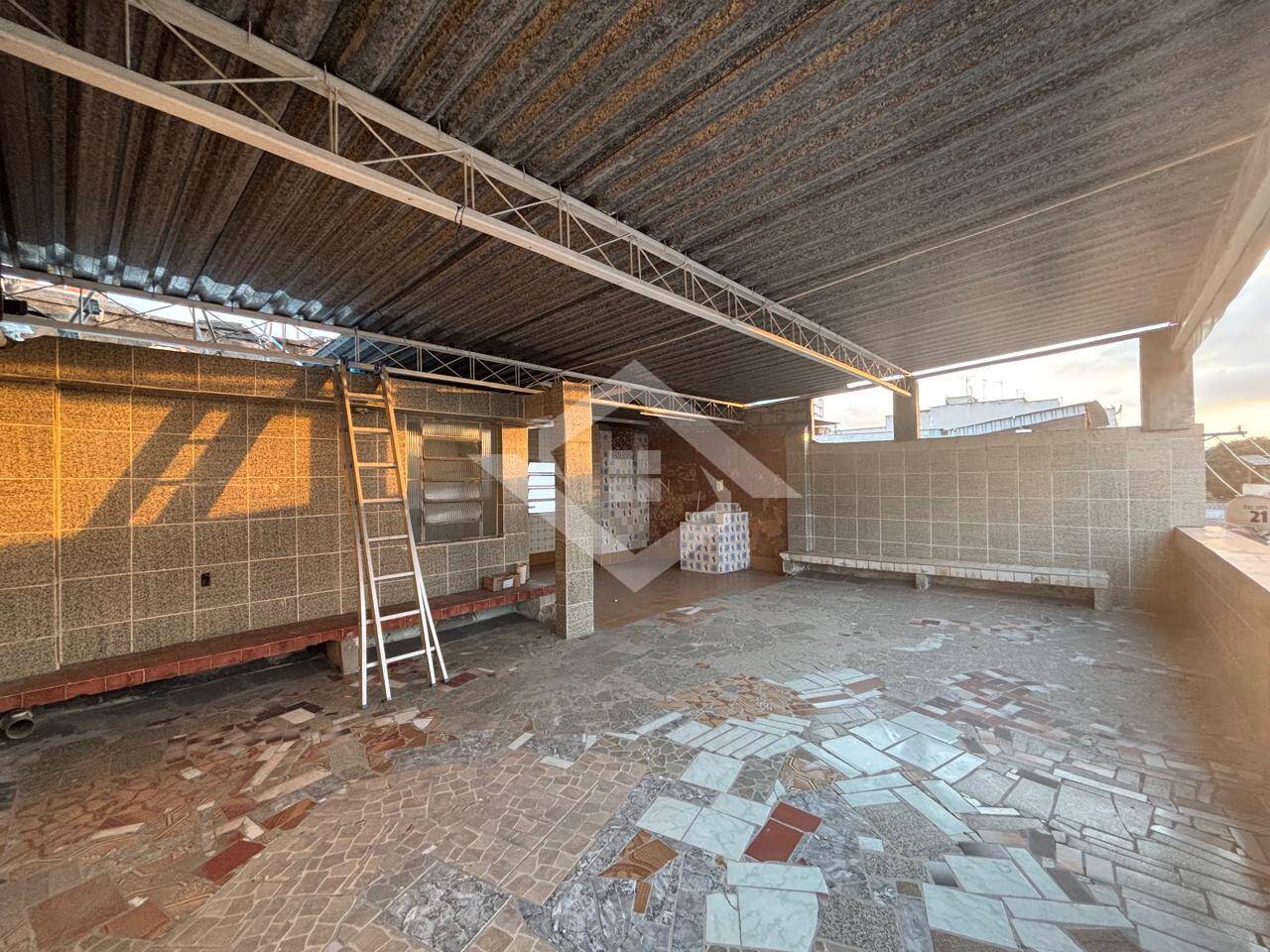 Casa para alugar com 3 quartos, 250m² - Foto 37