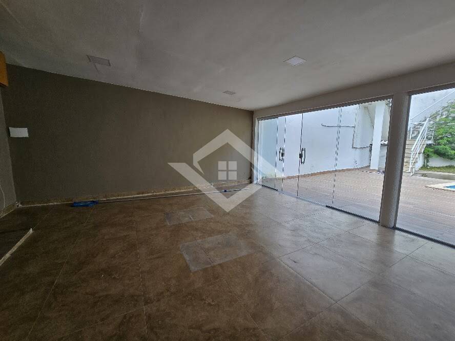 Casa para alugar com 3 quartos, 350m² - Foto 32