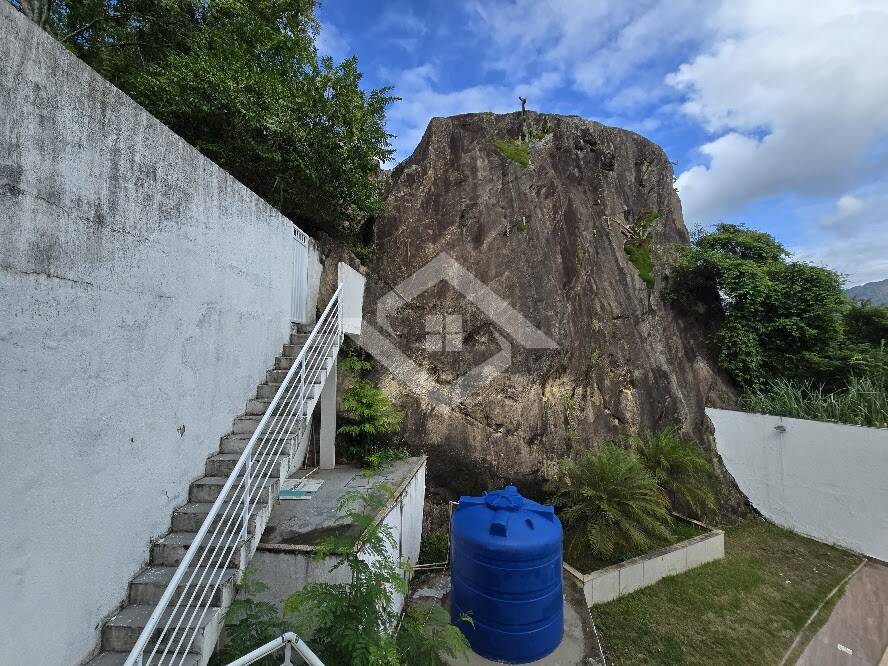 Casa para alugar com 3 quartos, 350m² - Foto 31