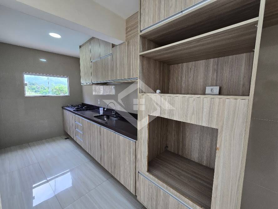 Casa para alugar com 3 quartos, 350m² - Foto 4