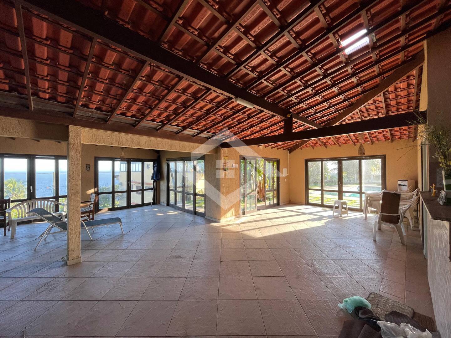 Casa à venda e aluguel com 7 quartos, 2300m² - Foto 4