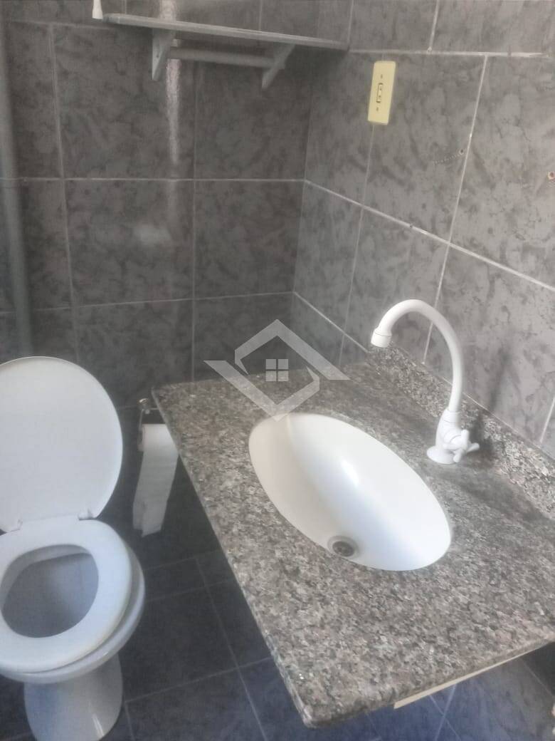 Apartamento para alugar com 2 quartos, 70m² - Foto 11