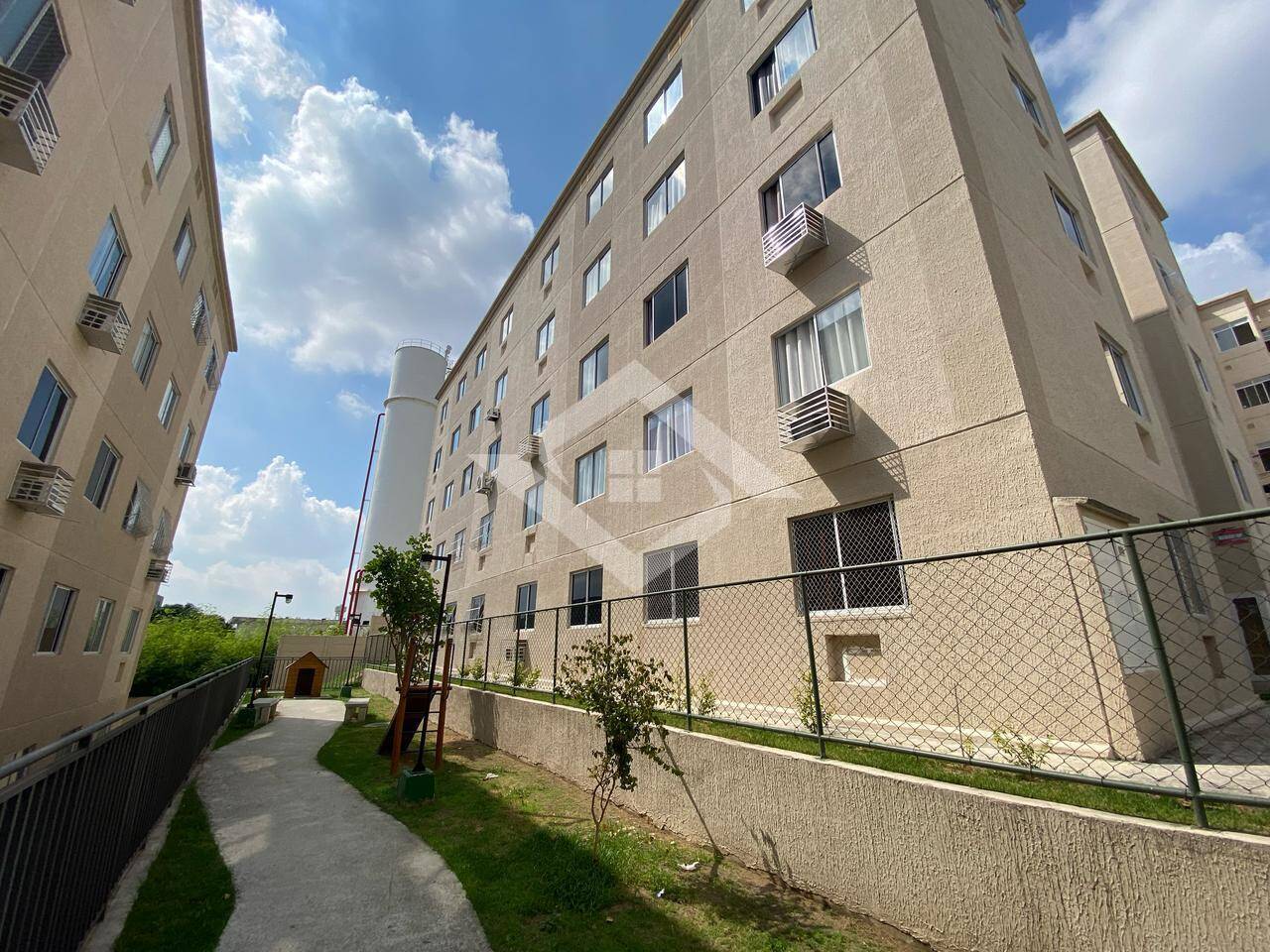 Apartamento para alugar com 2 quartos, 50m² - Foto 11