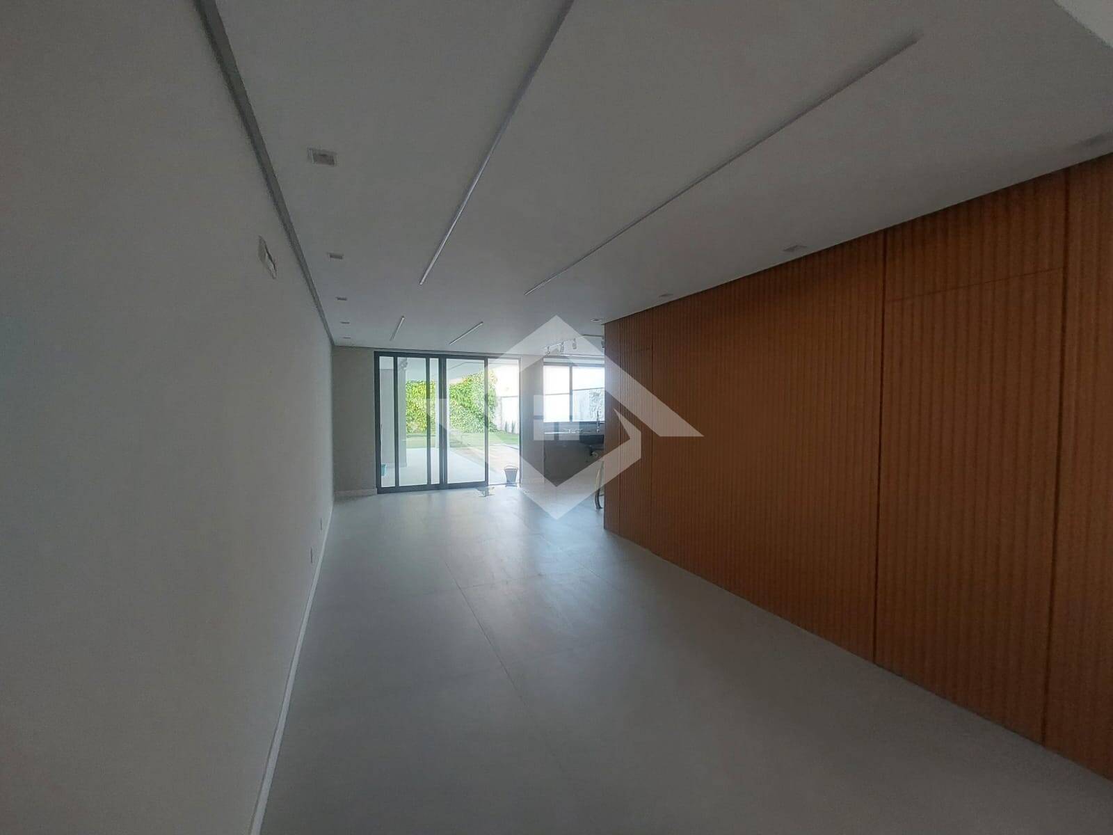 Casa de Condomínio à venda com 4 quartos, 220m² - Foto 2