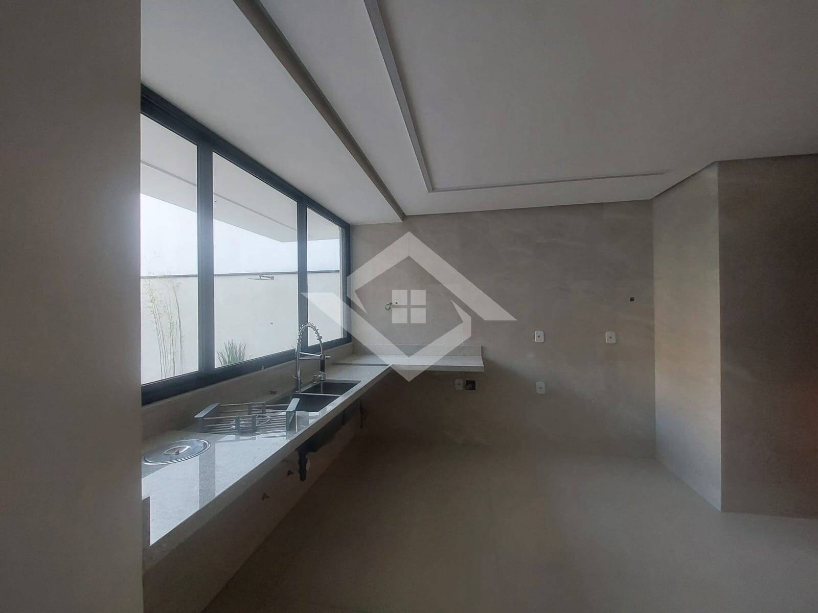 Casa de Condomínio à venda com 4 quartos, 220m² - Foto 5