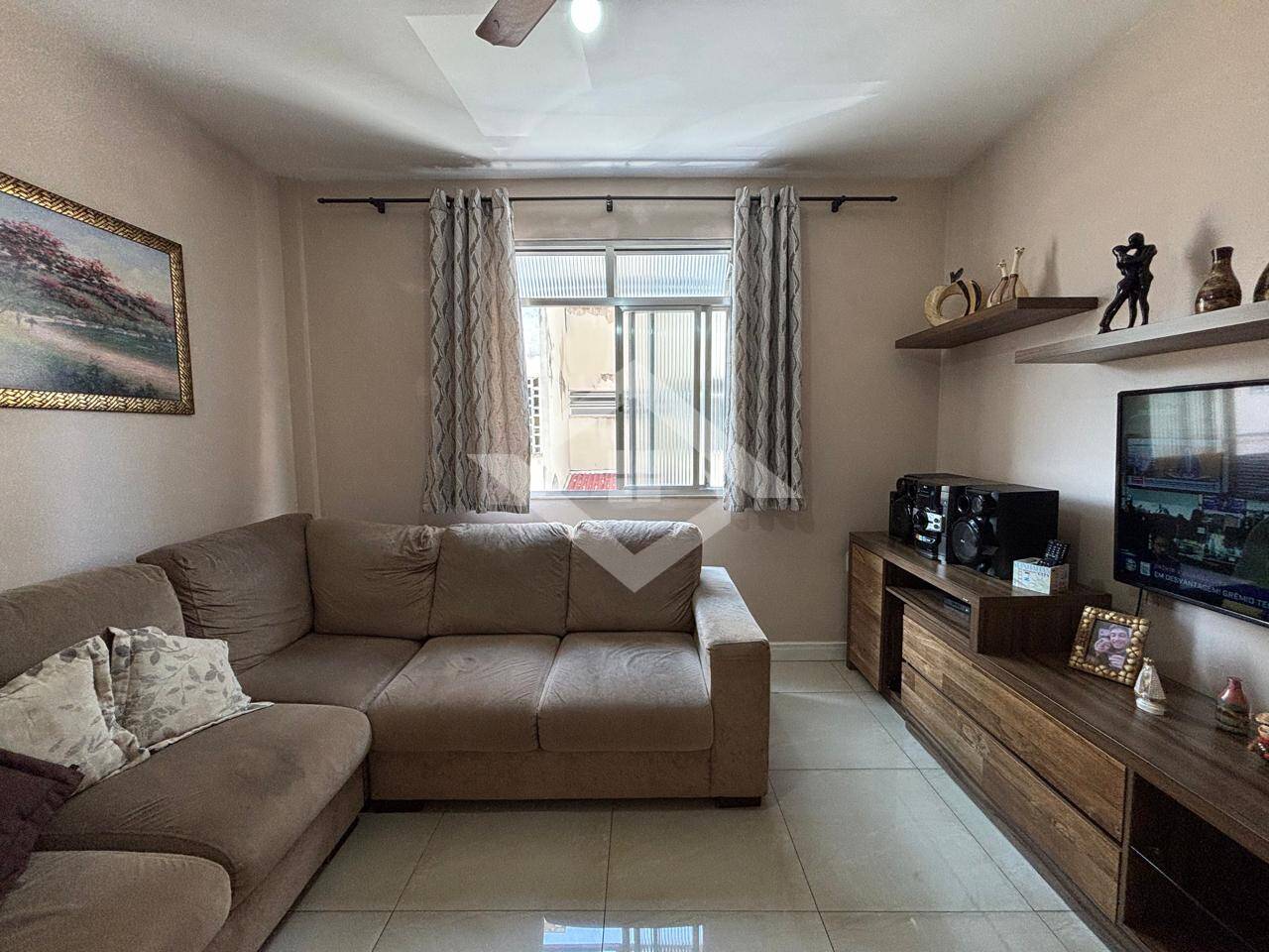 Apartamento à venda com 2 quartos, 60m² - Foto 2
