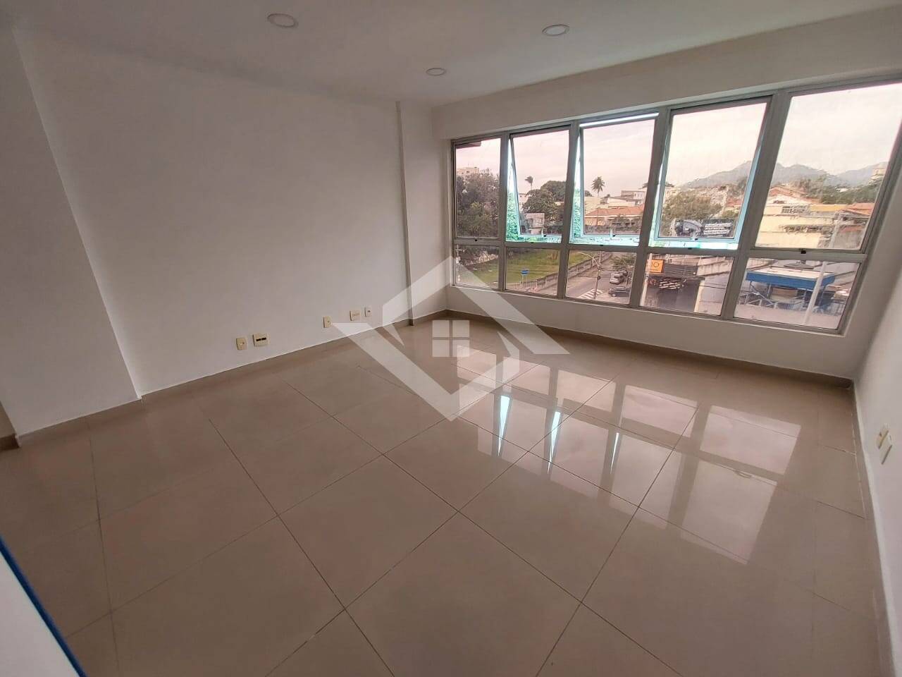 Prédio Inteiro - Foto 1