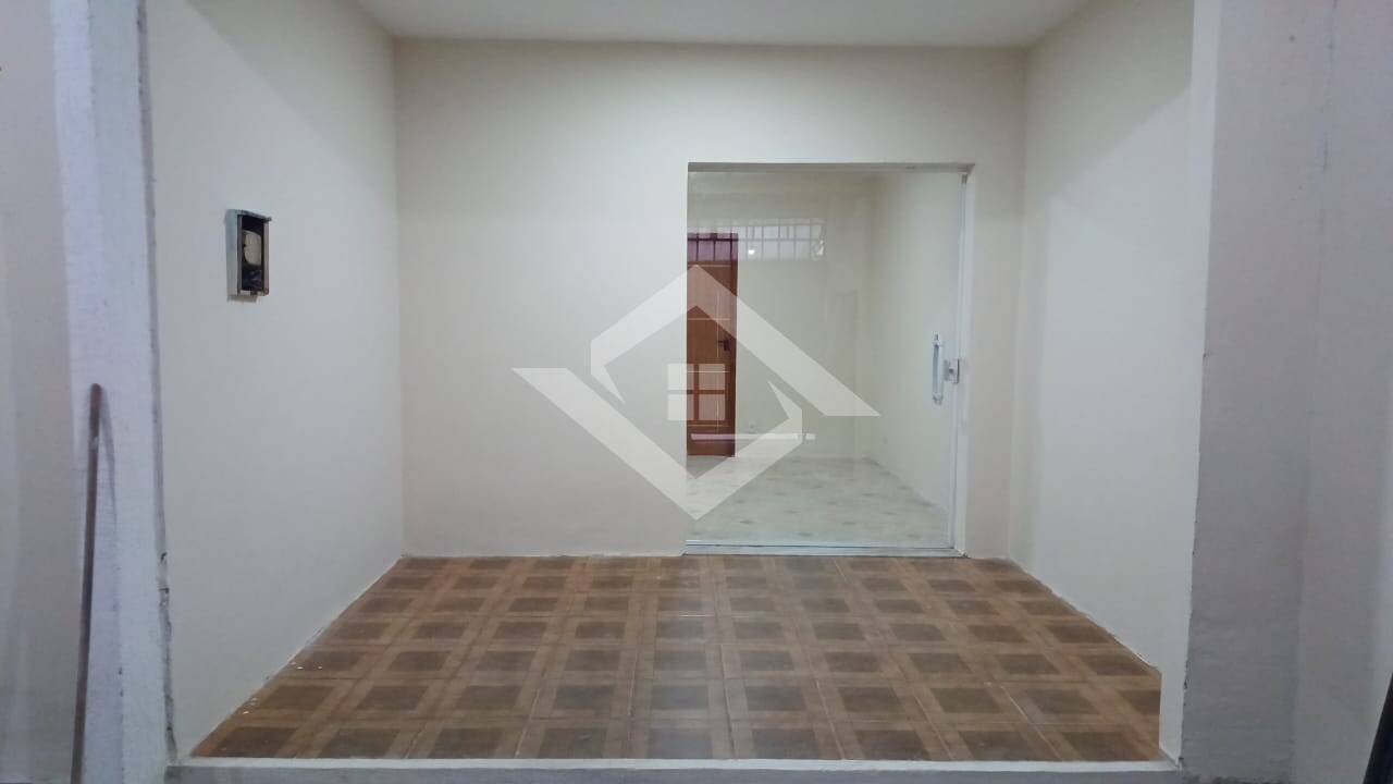 Casa à venda com 4 quartos, 128m² - Foto 1