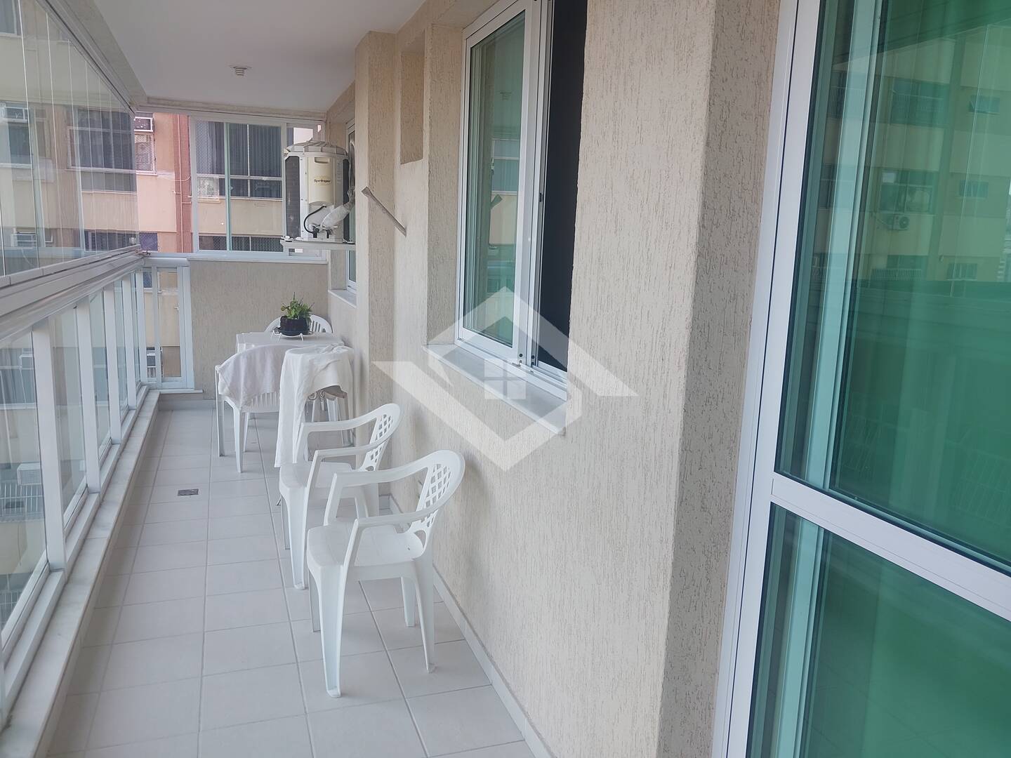 Apartamento à venda com 3 quartos, 100m² - Foto 5