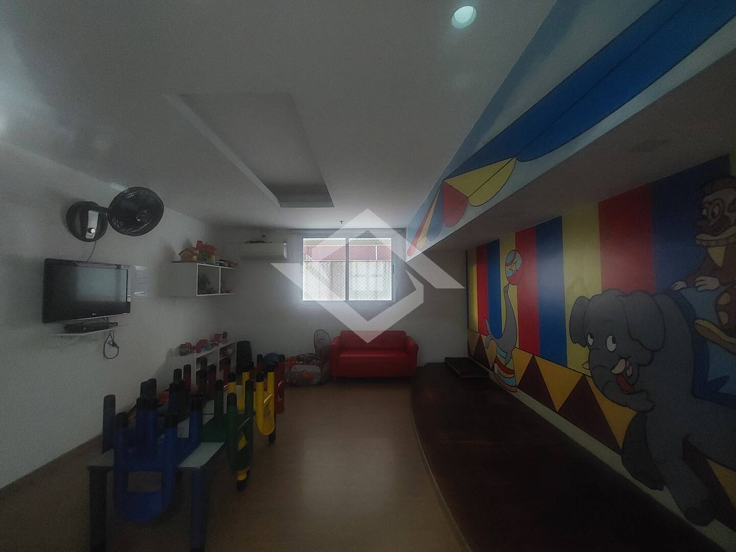 Apartamento à venda com 3 quartos, 100m² - Foto 4