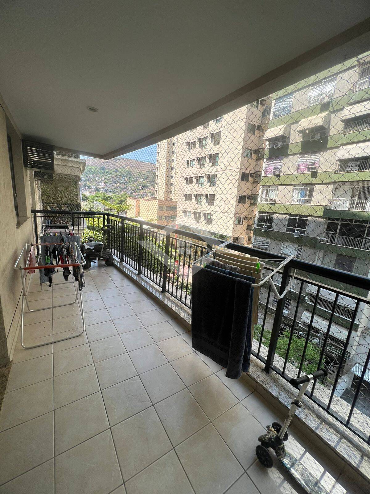 Apartamento à venda com 3 quartos, 93m² - Foto 1
