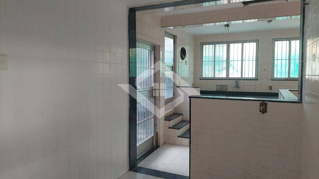 Casa à venda com 2 quartos, 200m² - Foto 8