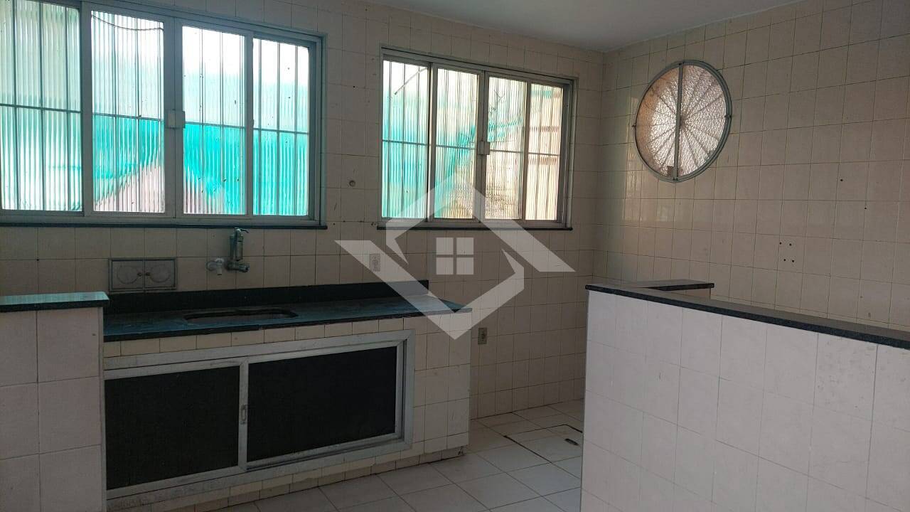 Casa à venda com 2 quartos, 200m² - Foto 9