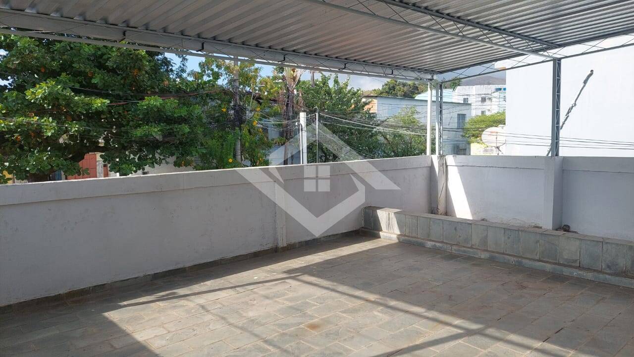 Casa à venda com 2 quartos, 200m² - Foto 11