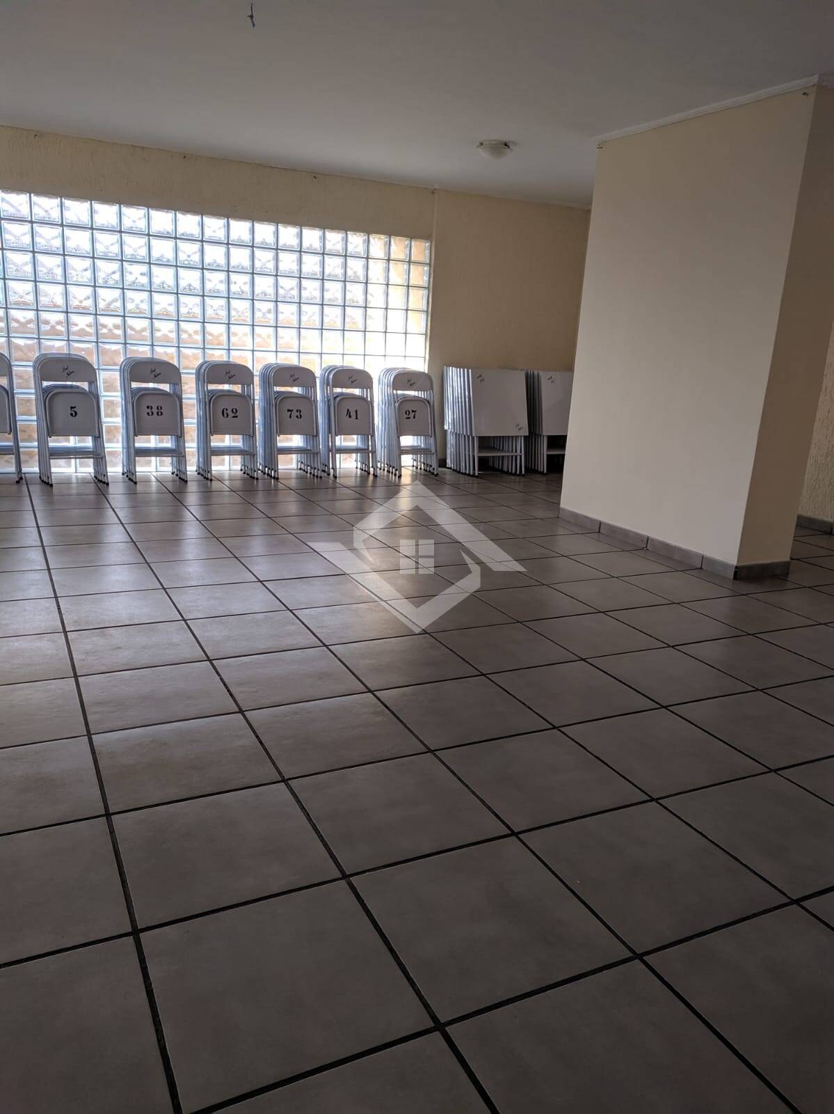 Apartamento à venda com 2 quartos, 42m² - Foto 4