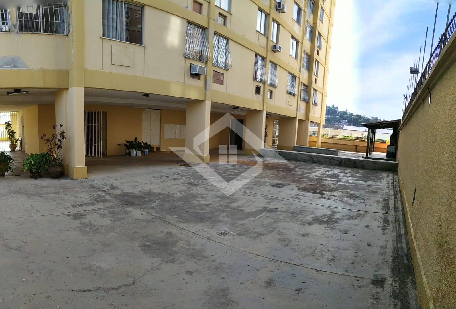 Apartamento à venda com 2 quartos, 42m² - Foto 11