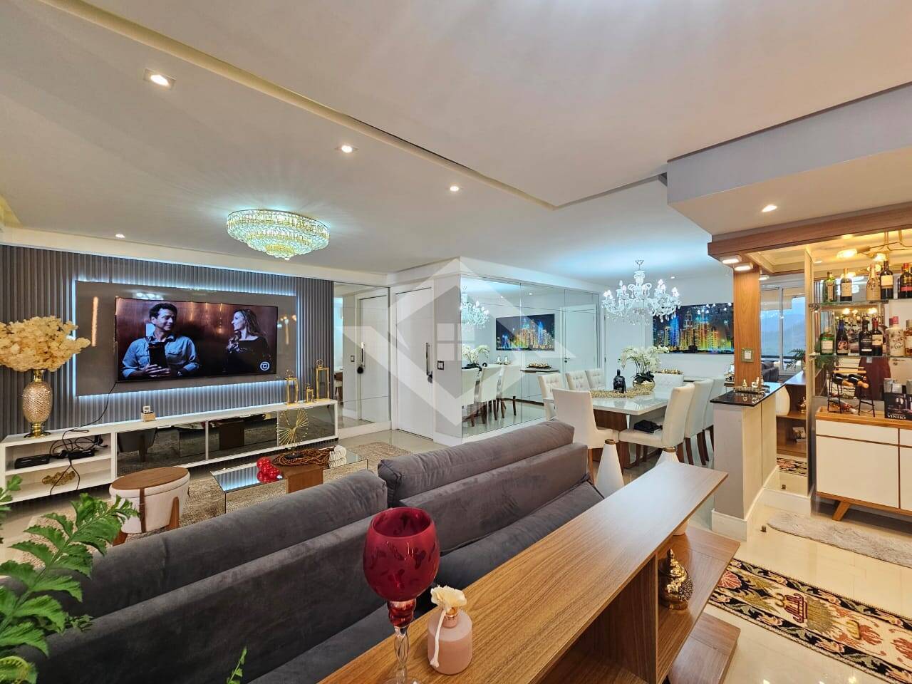 Apartamento, 3 quartos, 145 m² - Foto 1