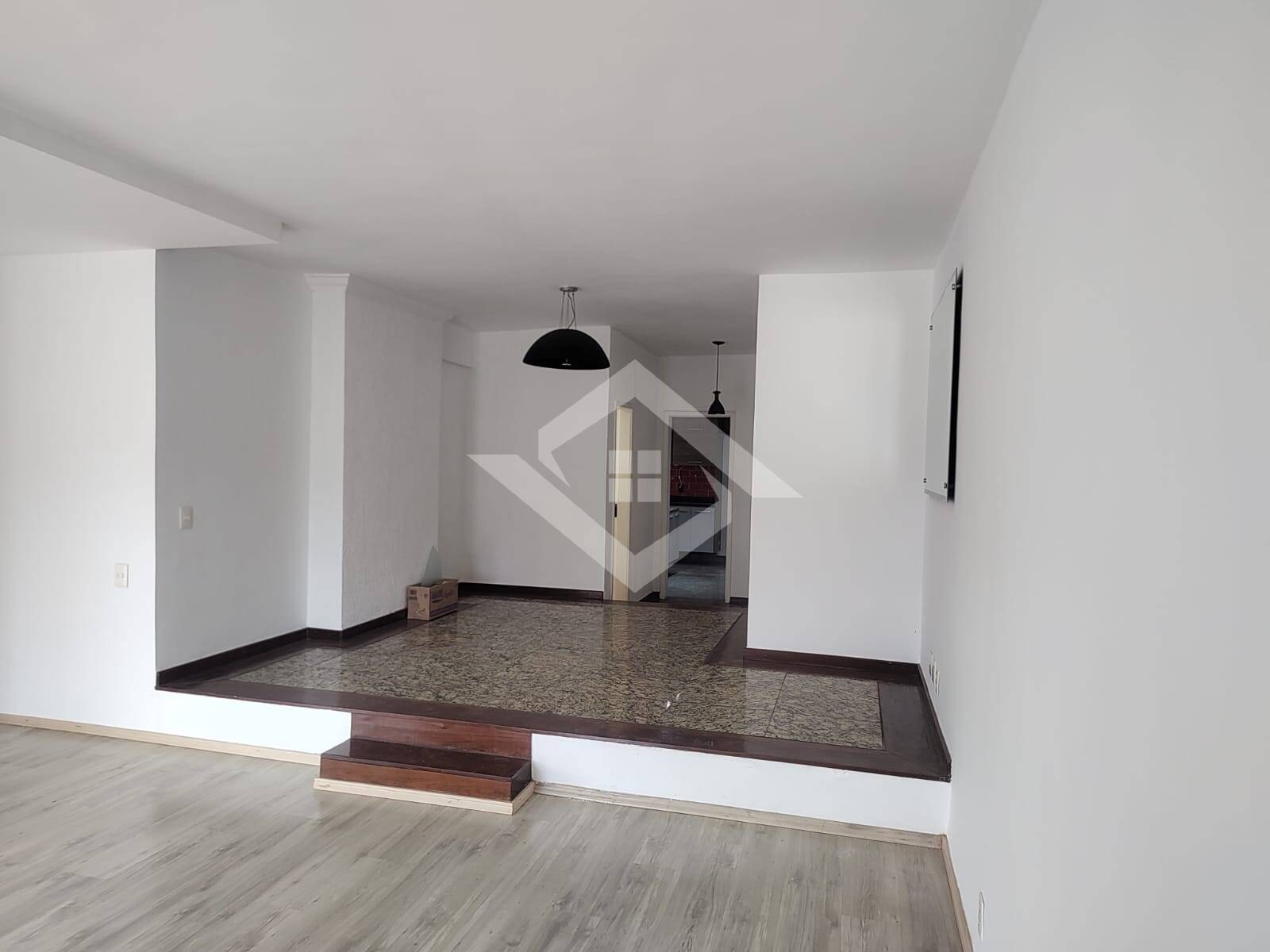 Apartamento para alugar com 4 quartos, 145m² - Foto 6