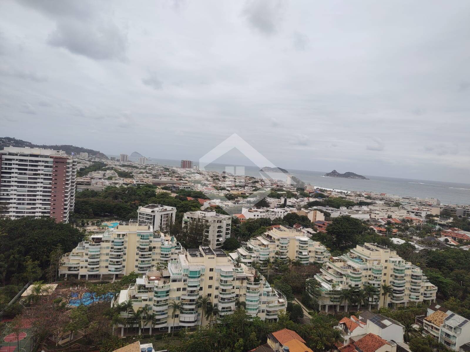 Apartamento para alugar com 4 quartos, 145m² - Foto 4