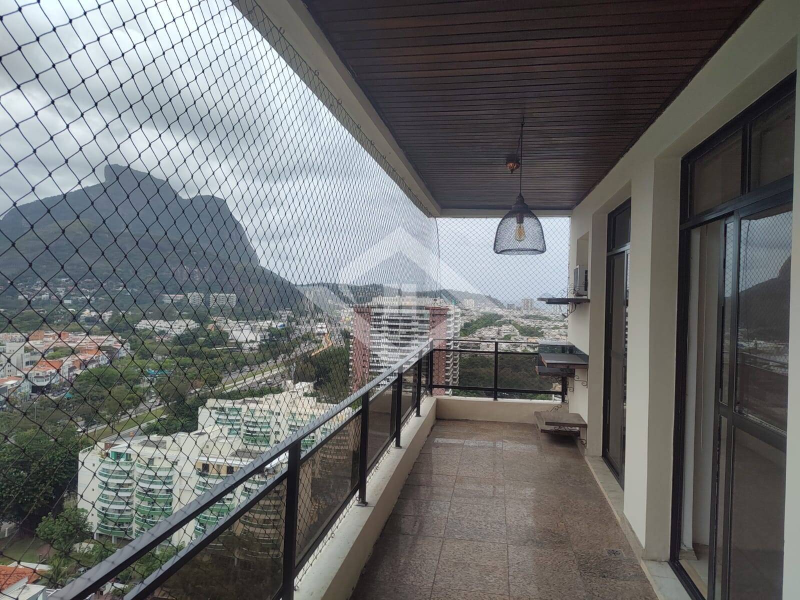 Apartamento para alugar com 4 quartos, 145m² - Foto 1