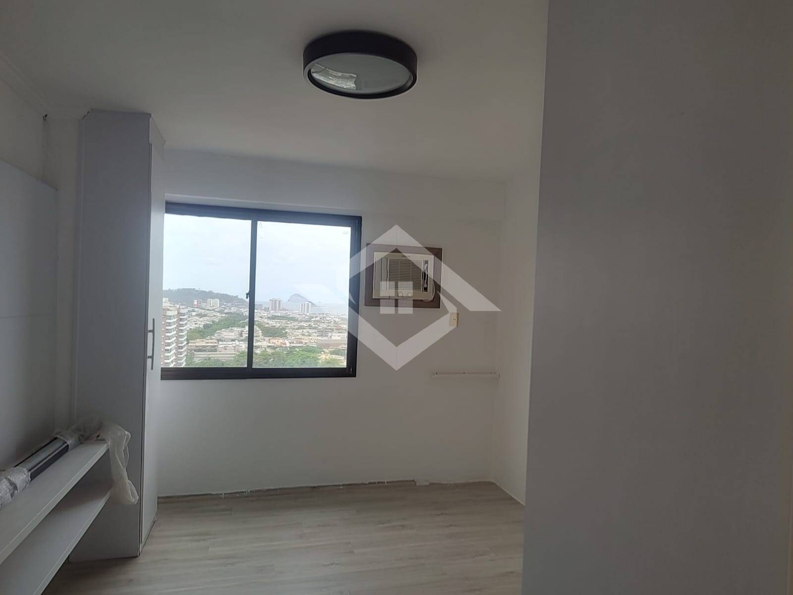 Apartamento para alugar com 4 quartos, 145m² - Foto 12