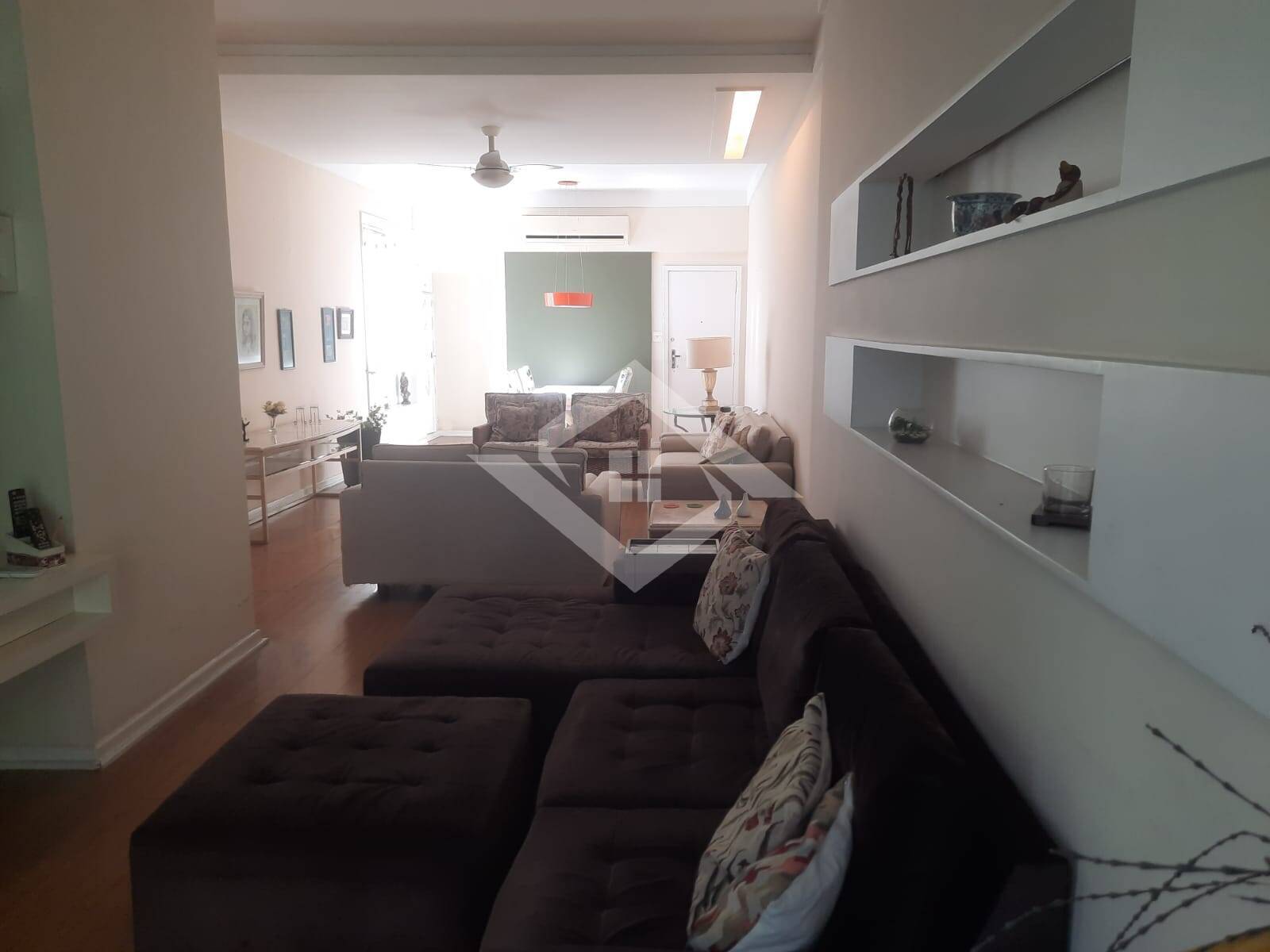 Apartamento para alugar com 3 quartos, 148m² - Foto 3