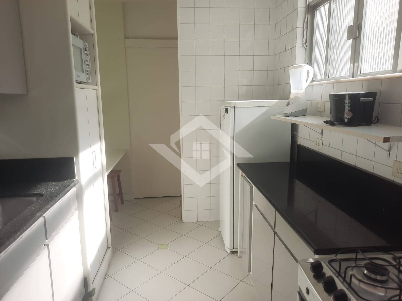 Apartamento para alugar com 3 quartos, 148m² - Foto 11