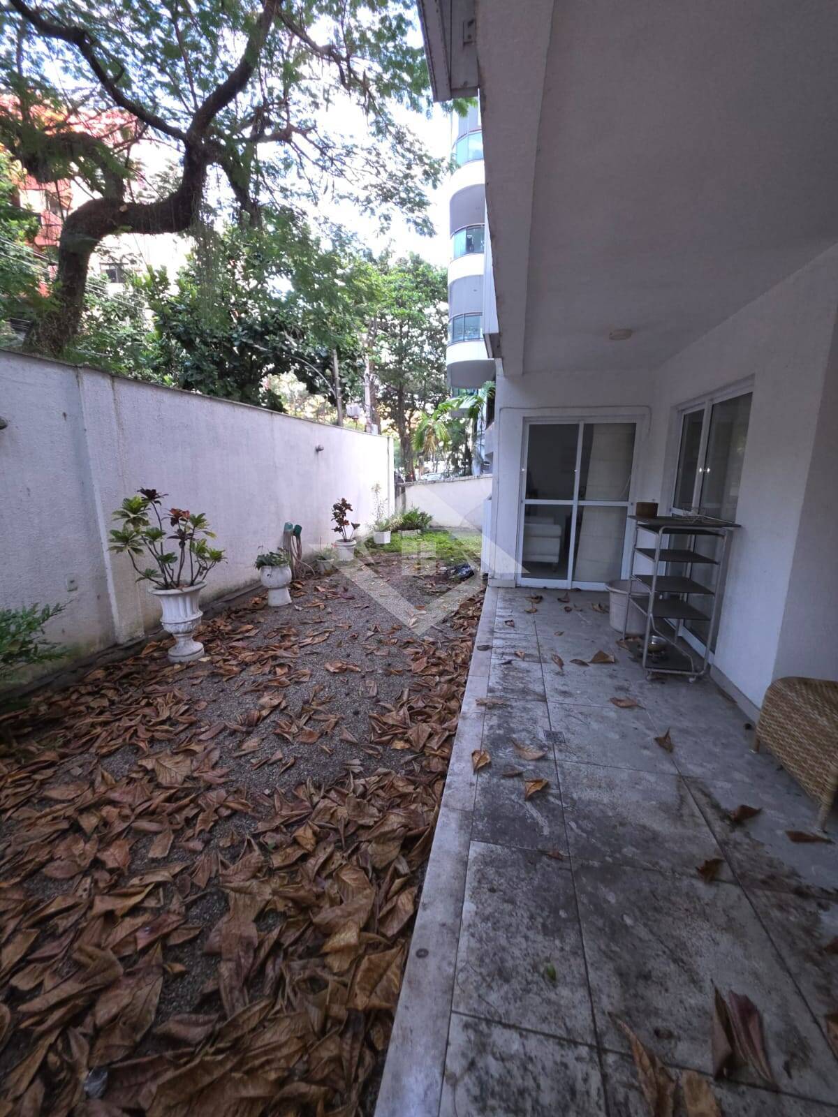 Apartamento à venda e aluguel com 3 quartos, 215m² - Foto 2