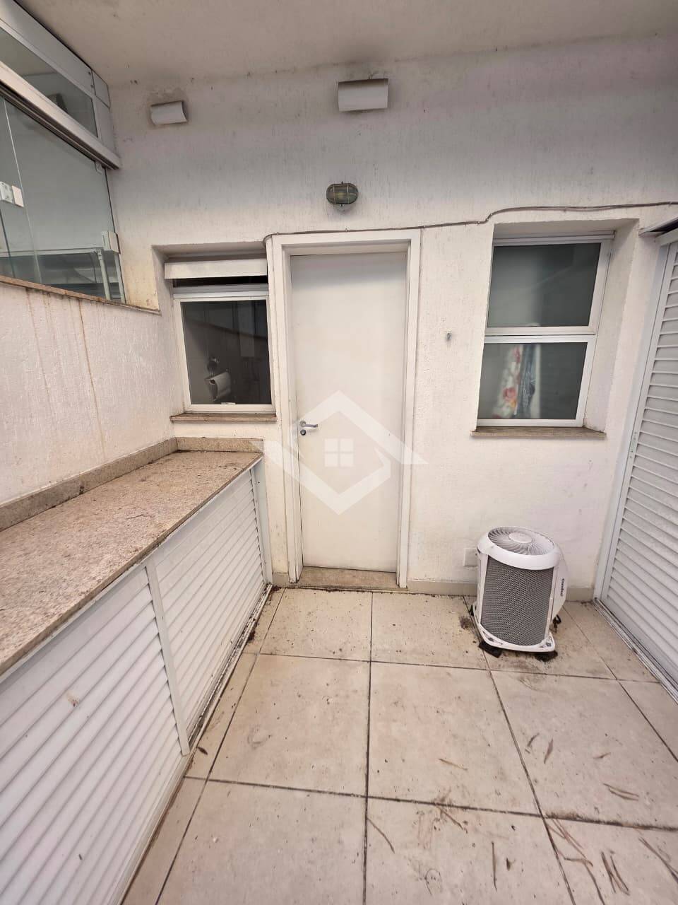 Apartamento à venda e aluguel com 3 quartos, 215m² - Foto 4