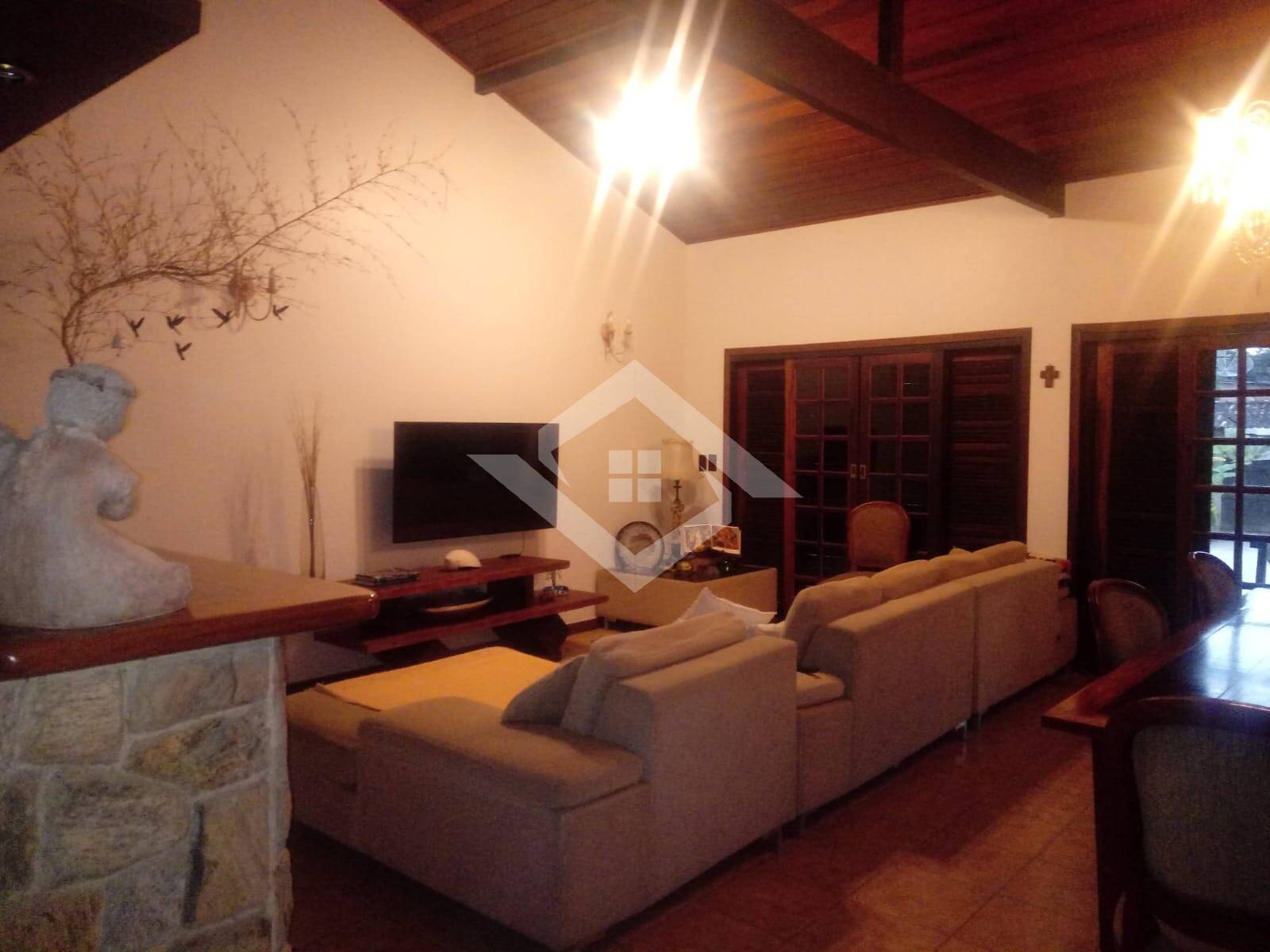 Casa, 4 quartos, 240 m² - Foto 3