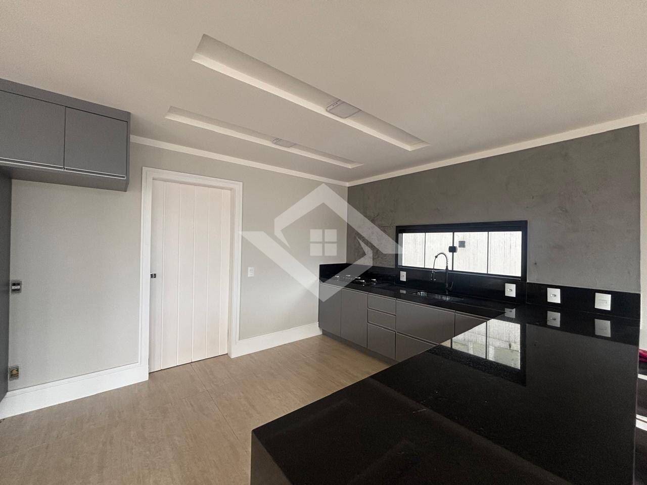 Casa, 3 quartos, 298 m² - Foto 3