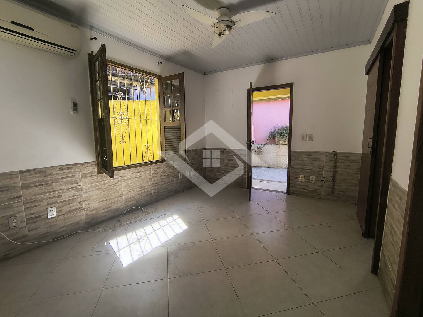 Casa, 3 quartos, 200 m² - Foto 13