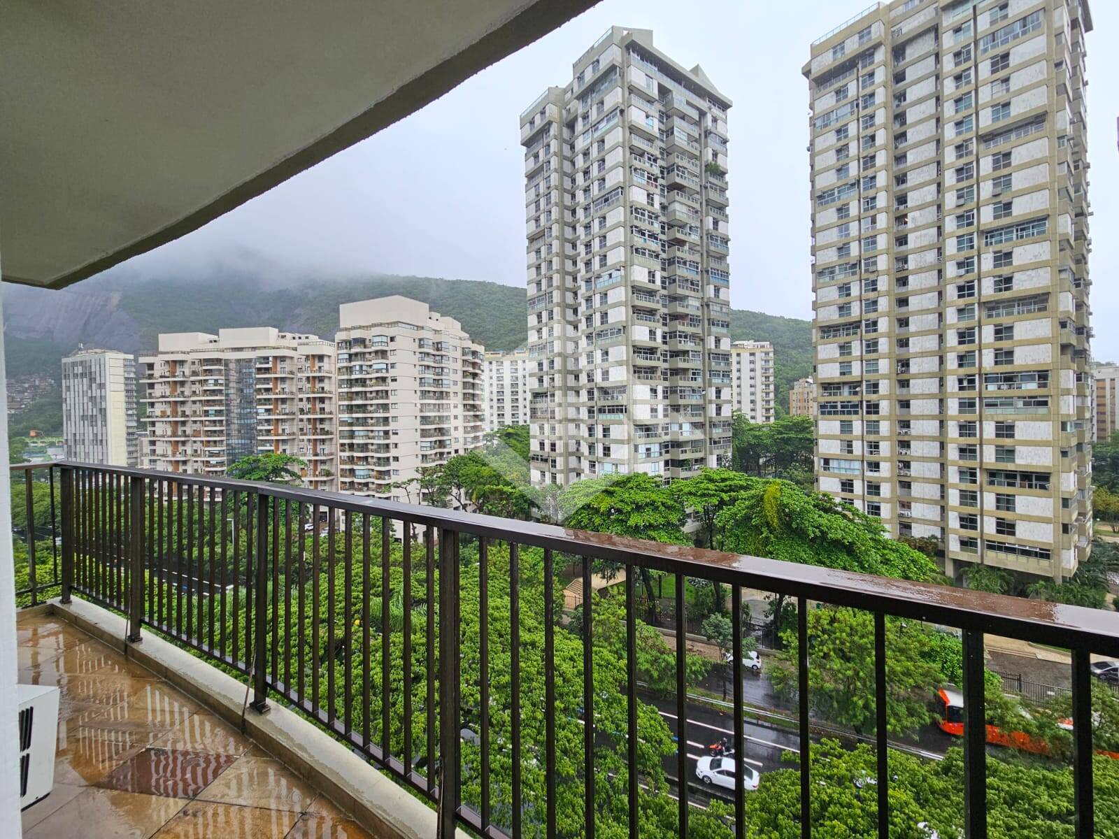 Apartamento à venda com 3 quartos, 154m² - Foto 23