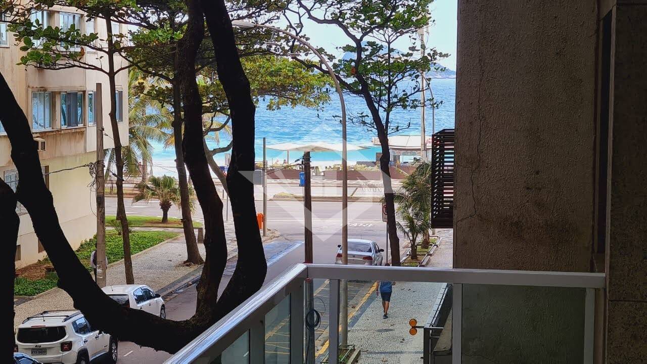 Apartamento à venda com 3 quartos, 191m² - Foto 1