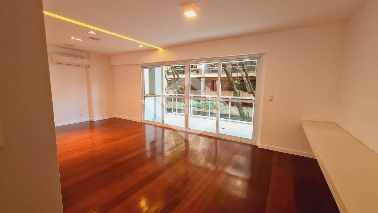 Apartamento à venda com 3 quartos, 191m² - Foto 2