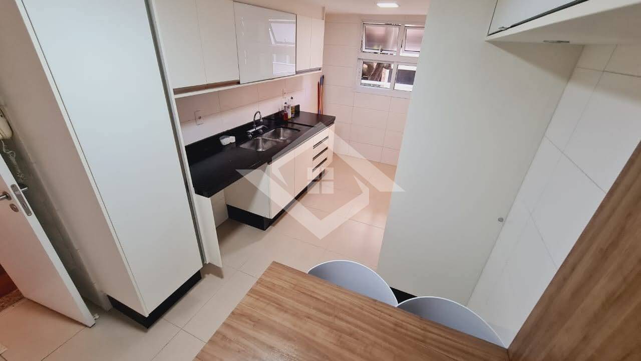 Apartamento à venda com 3 quartos, 191m² - Foto 27